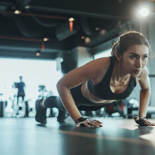 Ennyi fekvőtámasz elvégzése számít jónak életkorok szerint