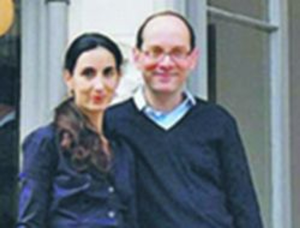 NICOLA I MICHAEL SACHEROWIE, w 2005 r. założyli w centrum Londynu sklep Mungo & Maud oferujący produkty klasy premium dla zwierząt. Dziś ich firma przynosi roczne zyski liczone w setkach tysięcy funtów materiały prasowe
