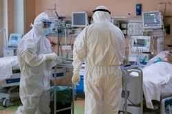 Wirus Covid-19 szaleje na zachodzie USA. Wzrosły statystyki hospitalizacji i zgonów