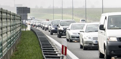 Zderzenie 11 aut na autostradzie. Wielu rannych i gigantyczny korek