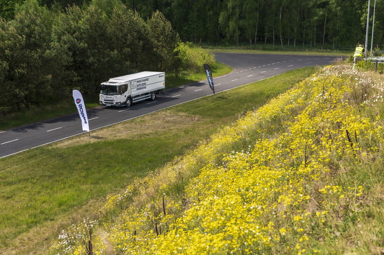 Elektryczne ciężarówki Scania na torze w Poznaniu