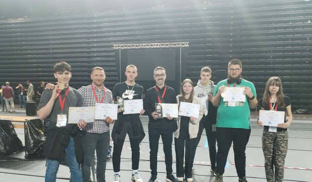 Učenici Tehničke škole u Vladičinom Hanu ponovo najbolji robotičari uSrbiji