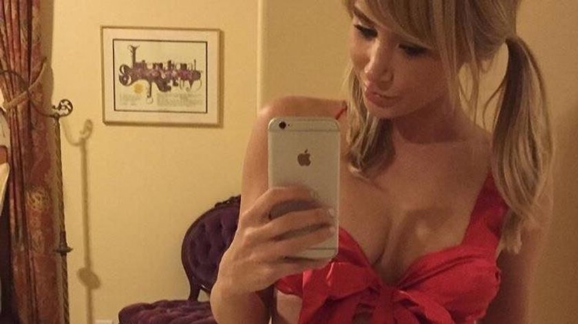 Sara Underwood kusi wdziękami