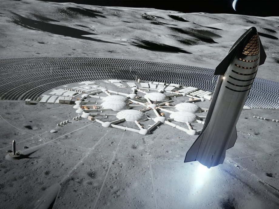 Wizualizacja przedstawia lądowanie Starshipa na Księżycu w przyszłości. SpaceX