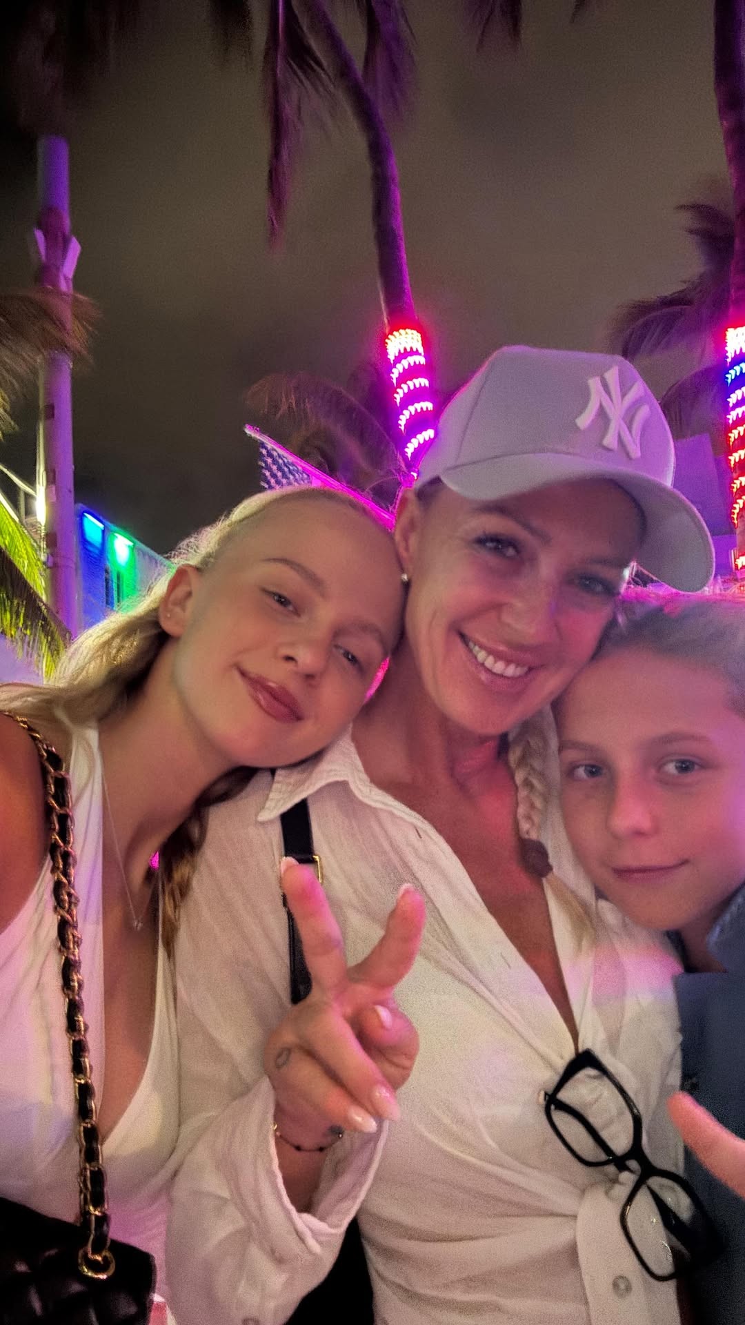 Zuzana Belohorcová, jej dcéra Salma a syn Nevio.