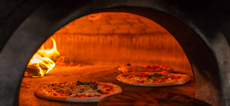 Piekarze pizzy z Neapolu bronią jej przed piecem elektrycznym