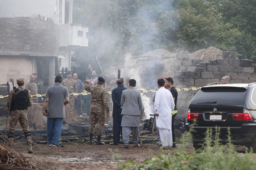 Pakistan: samolot wojskowy spadł na domy. 17 ofiar śmiertelnych