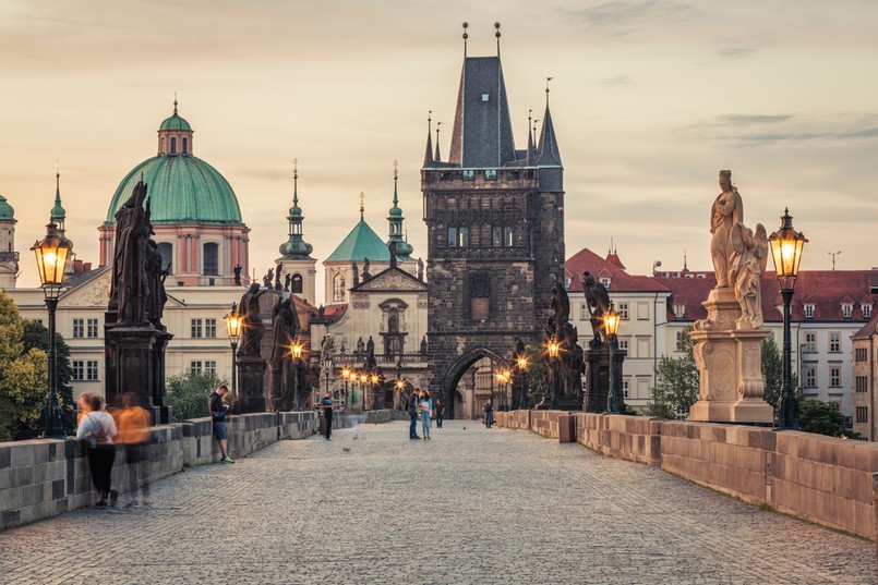 QUIZ - połącz zabytek z państwem