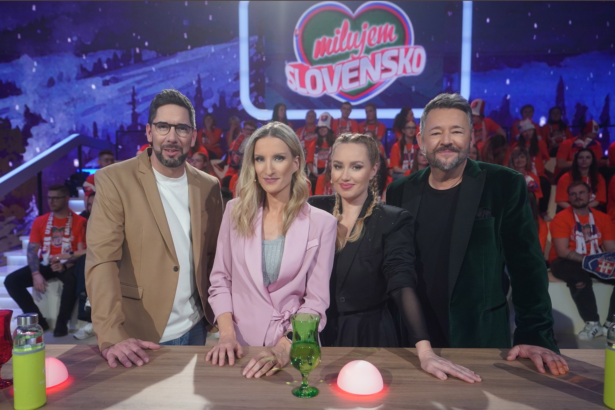 Šou Milujem Slovensko na JOJ-ke: Adela Vinczeová a jej silvestrovský tím.