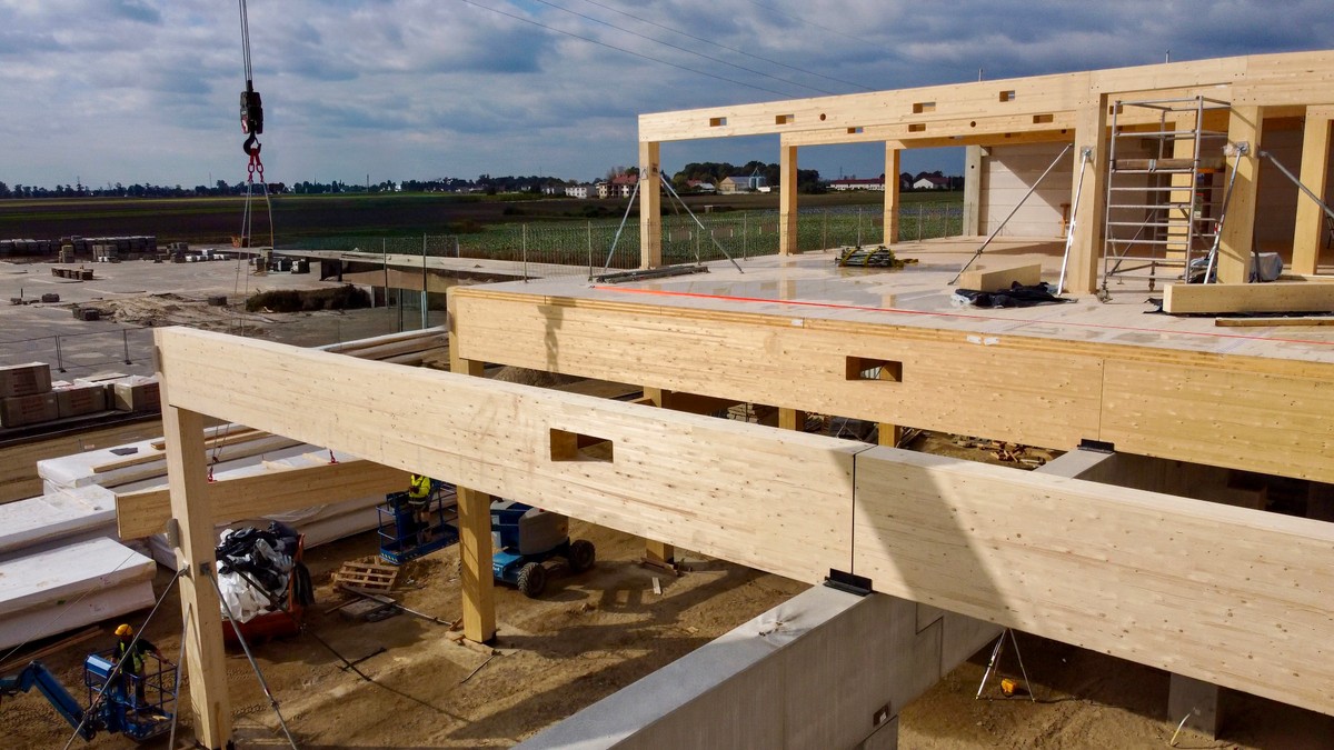 Największy drewniany biurowiec w Polsce wyrasta w Środzie Wielkopolskiej