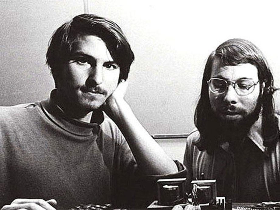 Steve Jobs i Steve Wozniak (współzałożyciel firmy Apple) w 1976