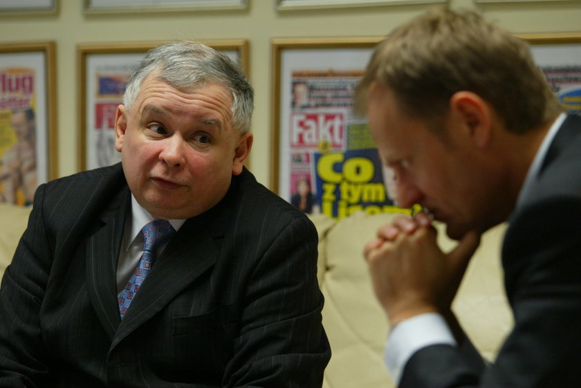 Jarosław Kaczyński i Donald Tusk w "Fakcie". Ta debata obyła się w 2007 r.