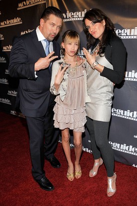 2009-ben már nem jött zavarba a nagy figyelemtől, igazi kis mini-dívaként tündökölt az Annual Movieguide Faith And Values Awards Gala-n. 