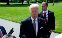 Prezydent Biden przewrócił się podczas przejażdżki na rowerze