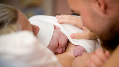 Poród i opieka nad maluchem – dawniej a dziś