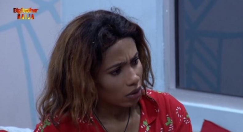 Mercy  lit up the 4th Saturday Night Party when she broke an Oppo phone. (Twitter/BBNaija)