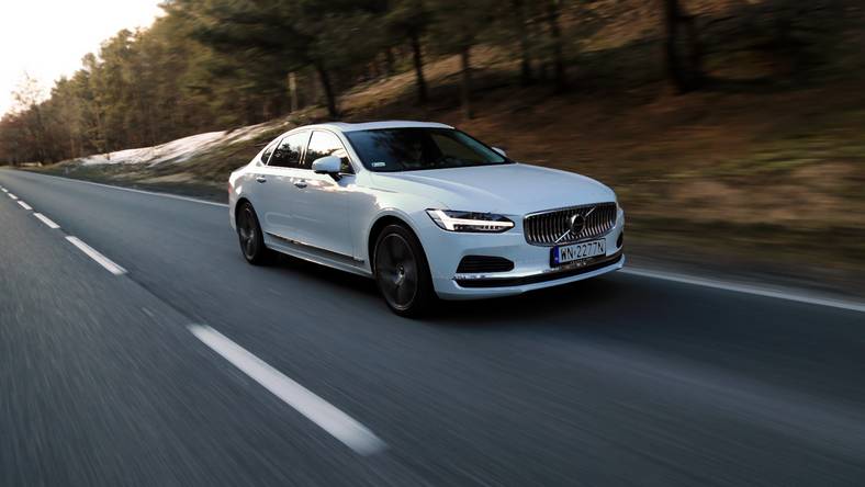 Test Volvo S90 Recharge T8 AWD hybrydowy chłód