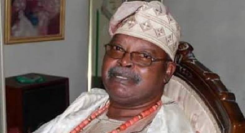 Former minister of information, Chief Alex Akinyele is dead. [NAN]