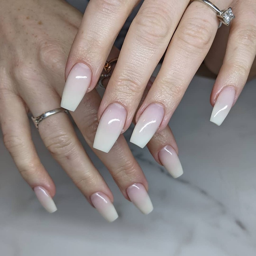 Le design dégradé est très populaire en ce moment. Ici, chez «Erica, Branch Out Beauty».