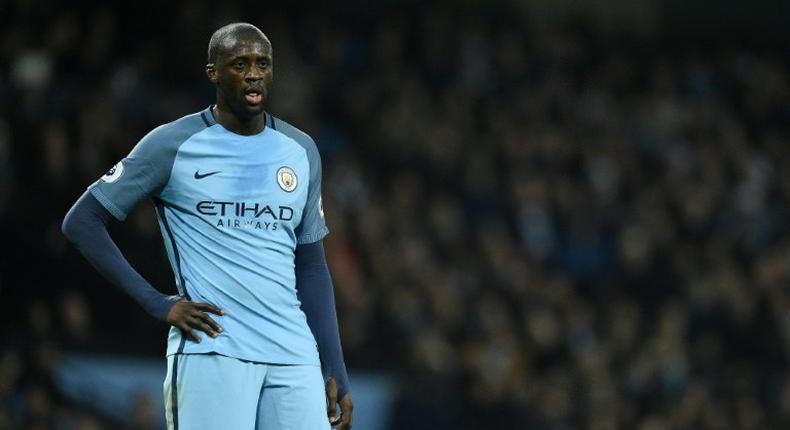 Manchester City's Ivorian midfielder Yaya Toure has snubbed offers from Chinese football clubs in order to continue playing in England