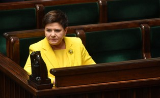 Trwa Komitet Polityczny PiS. Ważą się losy premier Beaty Szydło