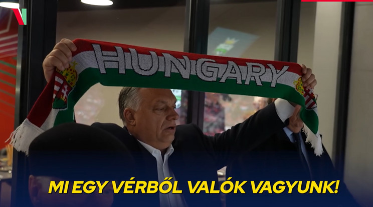 Orbán Viktor is énekelte a stadionban a Nélküledet / Fotó: Ringier Archív