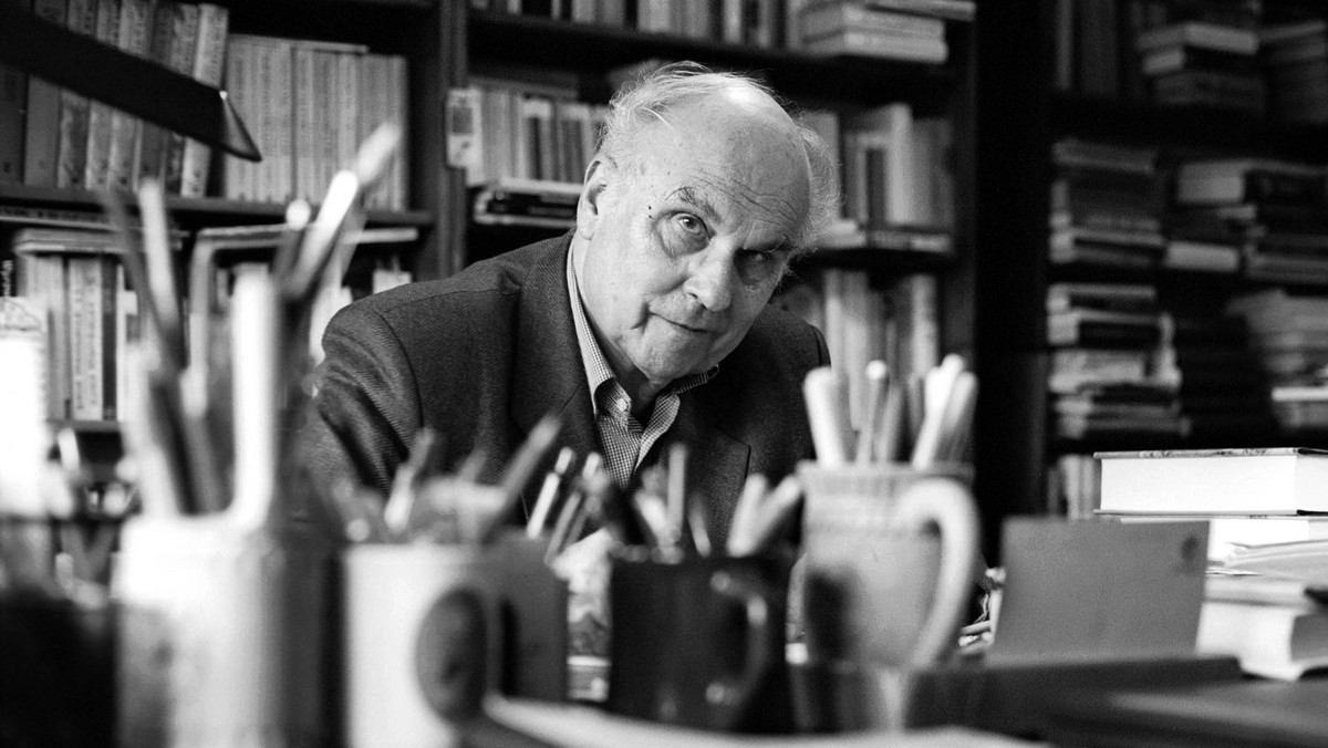 Mistrz reportażu literackiego i najwybitniejszy pisarz wśród reporterów - mówiono o Ryszardzie Kapuścińskim. Był podróżnikiem, reporterem, pisarzem, w latach 1958-72 dziennikarzem i korespondentem Polskiej Agencji Prasowej. Kapuściński zmarł 10 lat temu - 23 stycznia.
