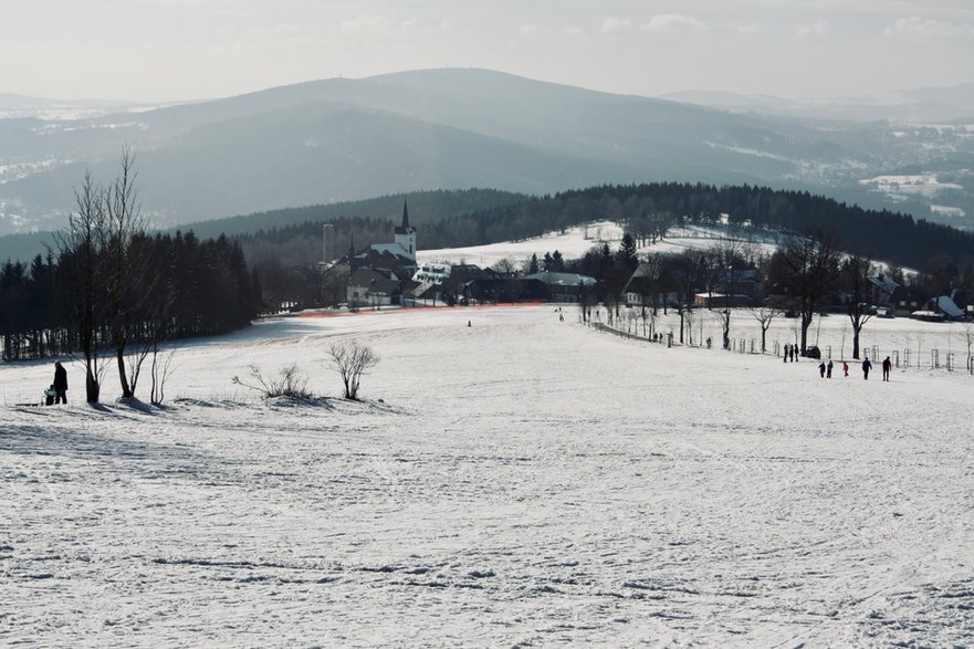 Widok na Příchovice w Jizerskich horach.