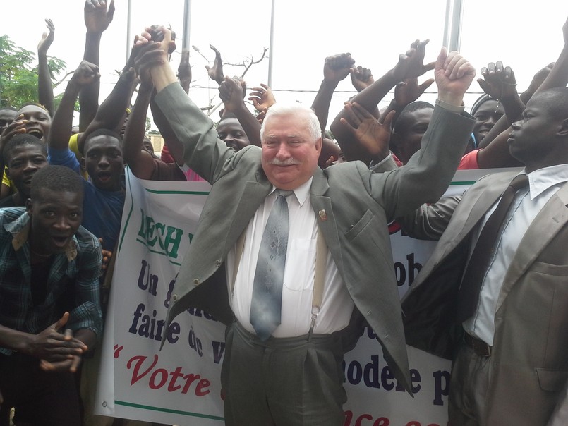 Tłumy szaleją na widok byłego polskiego prezydenta