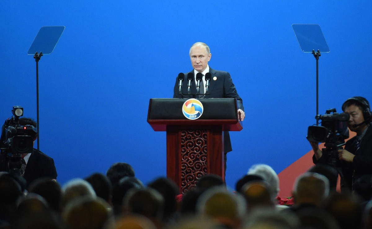 Putin mówił o tym na spotkaniu z szefami międzynarodowych agencji informacyjnych w Petersburgu, odpowiadając na pytanie niemieckiej agencji dpa.