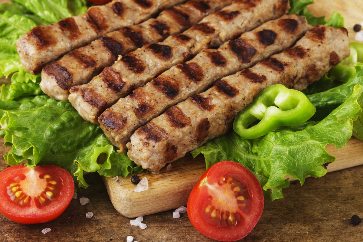 Bułgarskie kebabcze przypominają polskie mielone, ale są bardziej aromatyczne