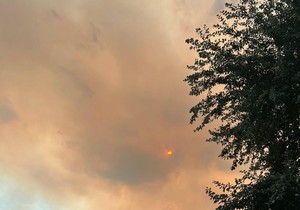 Dim od požara u Deliblatskoj peščari vidljiv je čak i na Srebrnom jezeru