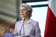 Konstancin-Jeziorna, 02.06.2022. Przewodnicząca Komisji Europejskiej Ursula von der Leyen podczas wspólnej konferencji prasowej z prezydentem Andrzejem Dudą oraz premierem Mateuszem Morawieckim