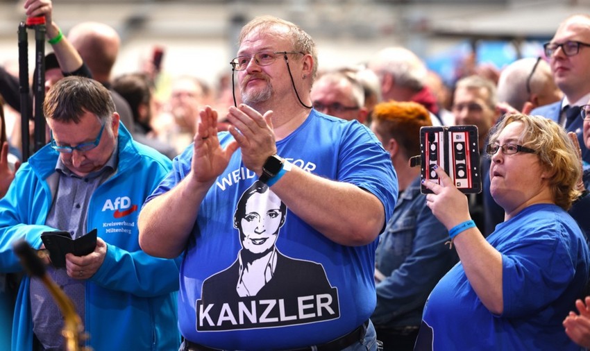 Pristalice AfD-a na predizbornom skupu u Haleu 25. januara