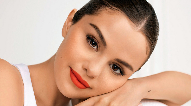 Selena Gomez már büszke a műtéti hegre /Fotó: Northfoto