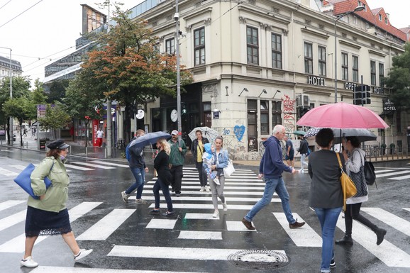 PEŠACI "NA RADARU" POLICIJE, KAZNE DO 40.000 DINARA Građani širom Srbije masovno rade istu stvar na ulici, sad će za to da plate