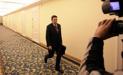 'Rosyjski łącznik'? Nieścisłości wokół byłego wiceministra obrony. Zespół śledczy PO żąda dymisji szefa SKW