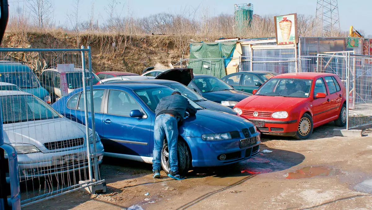 Jak sprowadzić samochód zza granicy?