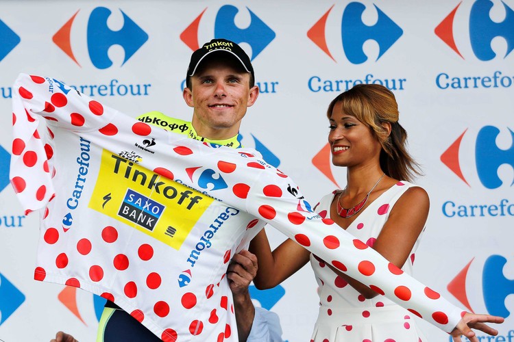 To one całują Rafała Majkę na Tour de France