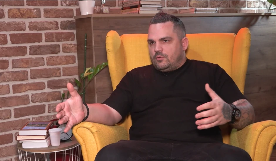 Bane Čolak otkrio čime se bavio da bi zaradio: "Brao sam maline i mešao malter na groblju"