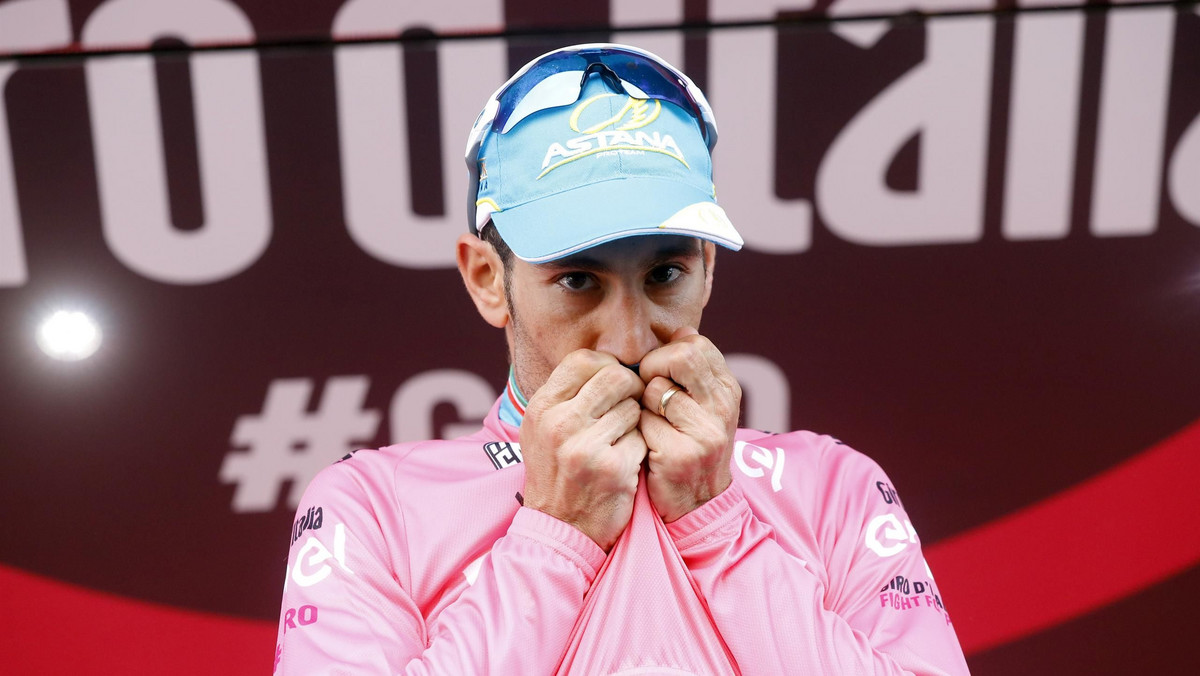 Włoski zawodnik genialnie pojechał na przedostatnim etapie Giro d’Italia i zapewnił sobie zwycięstwo w 99. edycji tej imprezy. Vincenzo Nibali stwierdził, że w osiągnięciu tego sukcesu pomogli mu przyjaciele, którzy wsparli go w najtrudniejszym momencie. Nie zapomniał także o kibicach, którzy dopingowali go na trasie.