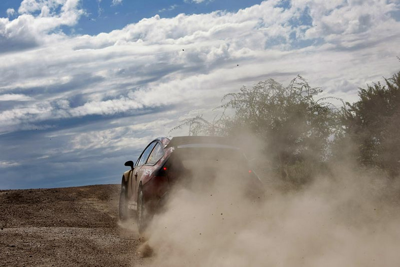 Rajd Argentyny 2008: Loeb zdecydowanym liderem (I. etap)