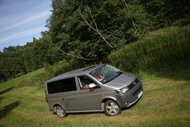 Volkswagen Multivan 2.0 BiTDI PanAmericana: salonka na eskapady