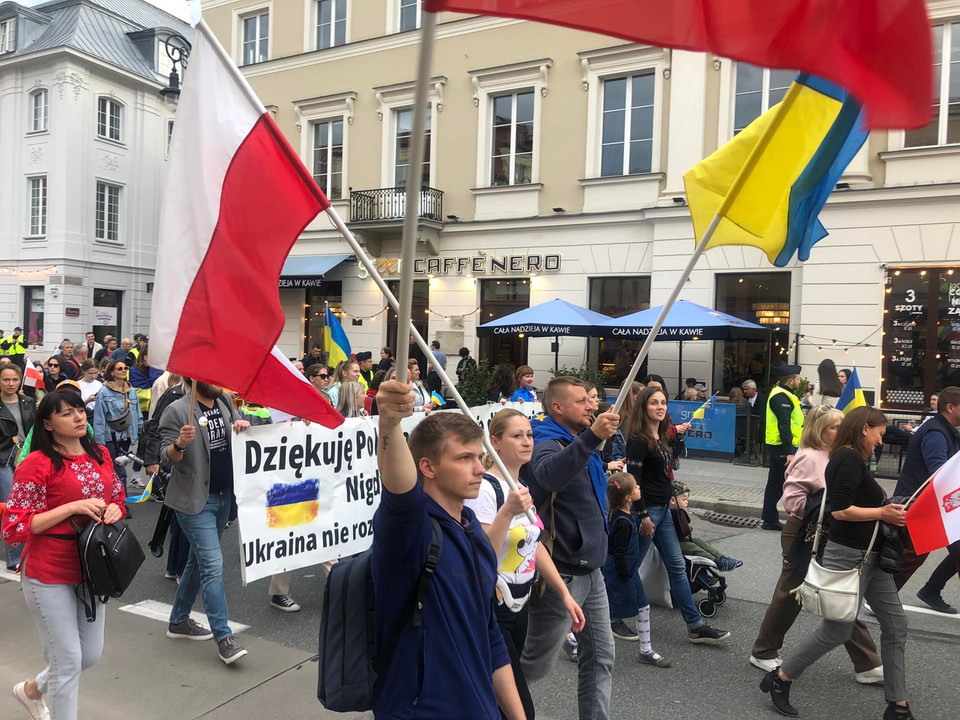 Ukraińcy wyrażają wdzięczność Polakom. W Warszawie odbył się marsz wdzięczności