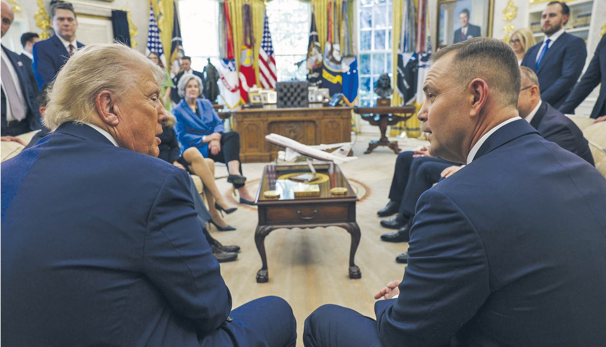 Prezydent USA Donald Trump i prezydent RP Karol Nawrocki w Gabinecie Owalnym Białego Domu