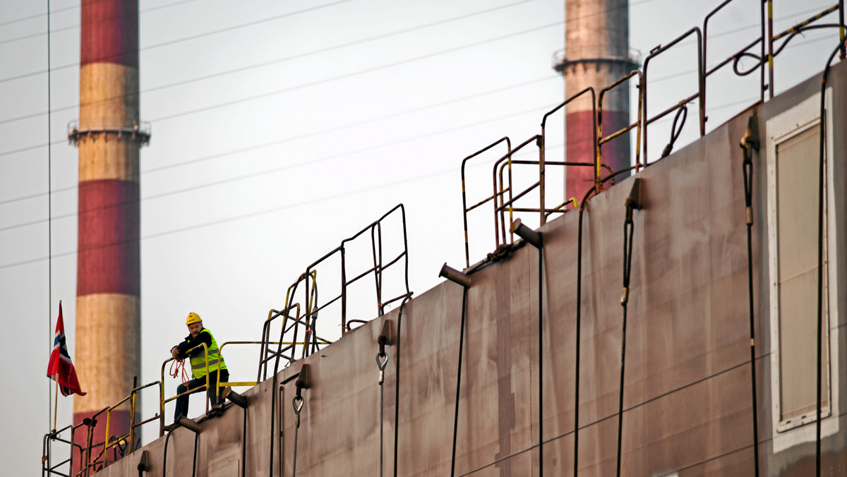 Blisko 800 tys. euro mieli przekazać prezes i członek zarządu stoczni Remontowa Shipbuilding w Gdańsku władzom Portu w Tallinnie w zamian za pomoc w uzyskaniu zlecenia na budowę dwóch statków. Jak ustalił nieoficjalnie Onet, Andrzej W. i Jan P. usłyszeli już zarzuty wręczenia korzyści majątkowej. To wynik akcji estońskich służb i polskiego CBA.