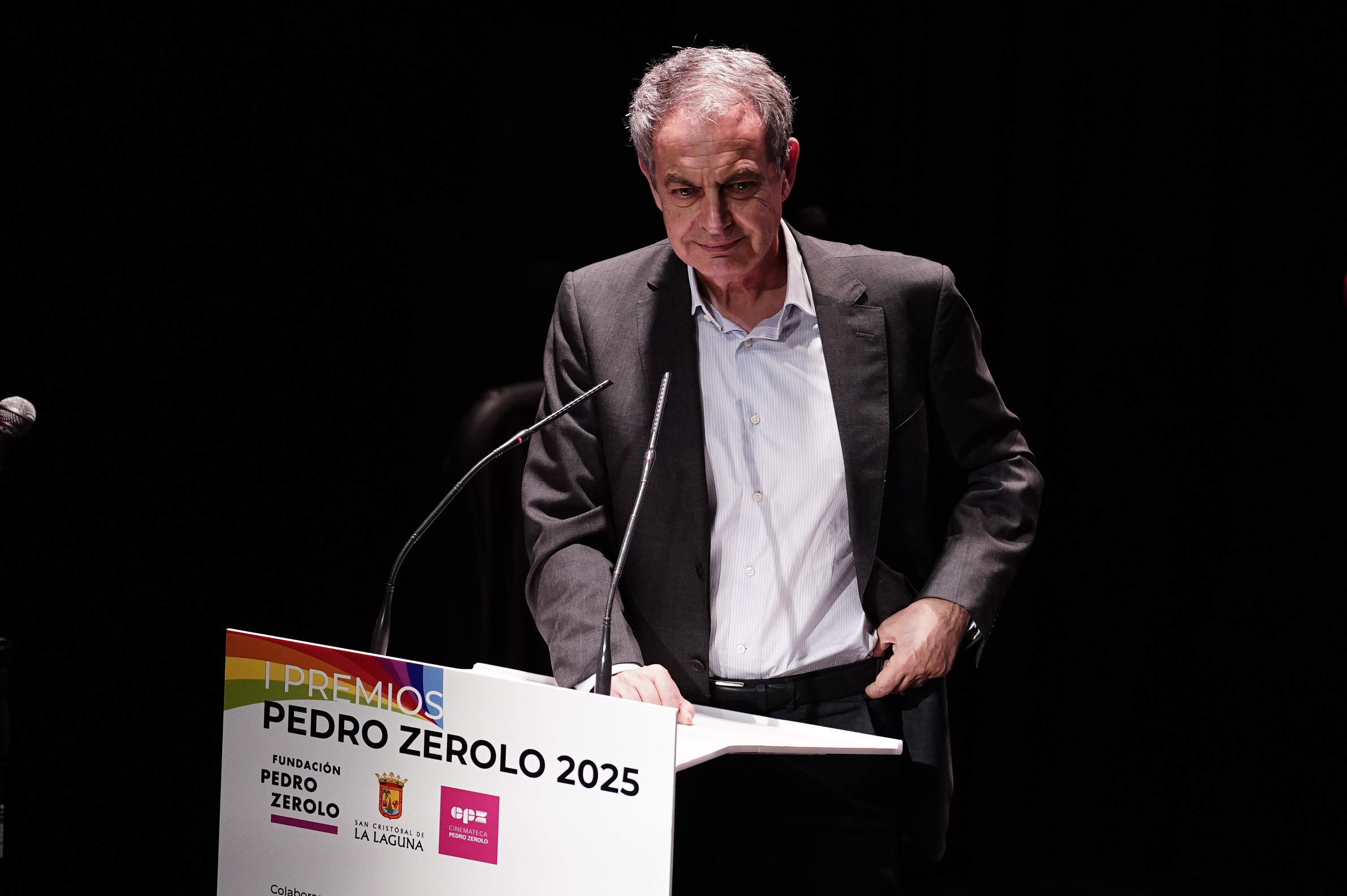 Zapatero defiende a Sánchez: "La derecha ya pedía su dimisión"