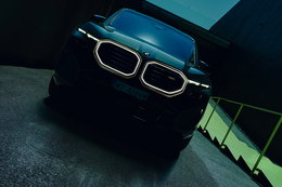 Pierwsze takie BMW: układ plug-in w tym aucie generuje 653 KM