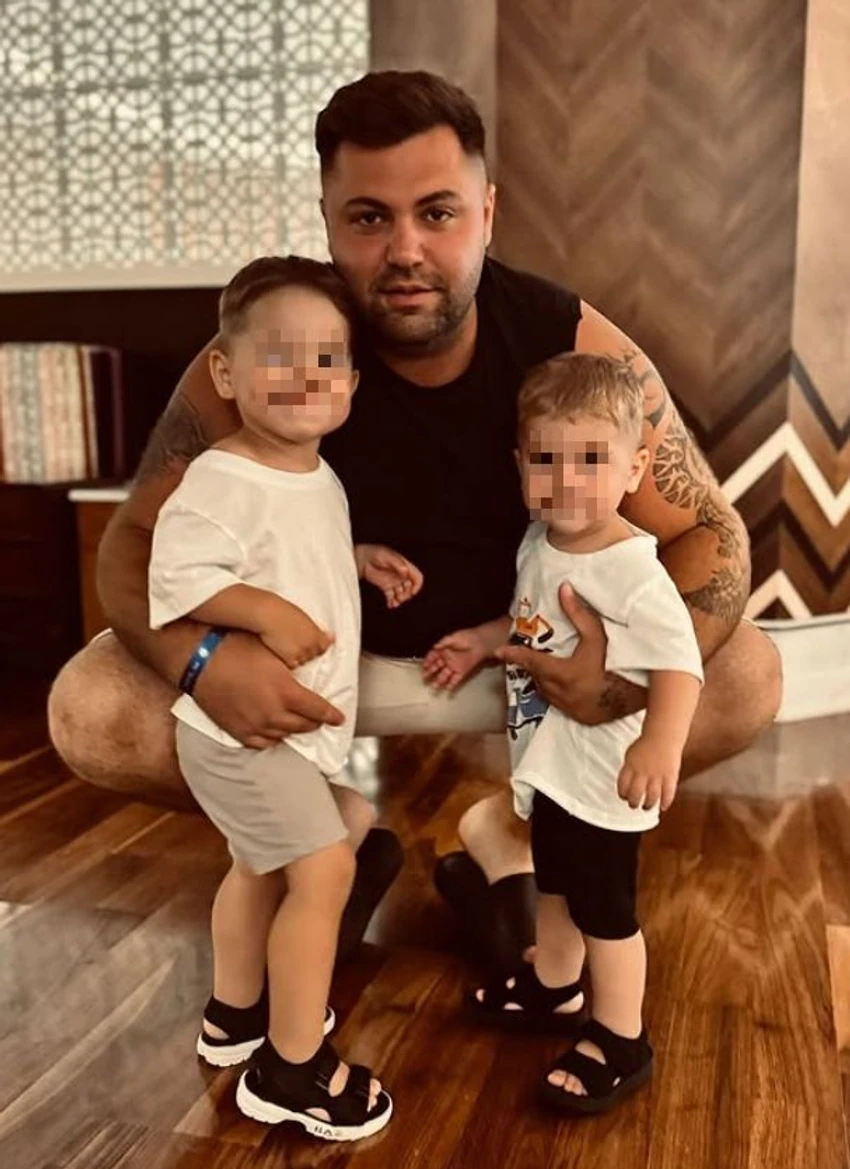 OVO JE ASMINOV BRAT KOJI IMA TETOVAŽU PREKO CELIH LEĐA Sudo Durdžić se krije od javnosti, a evo koliko liči na Alibabu! Mustafa je ponosan na njega (FOTO)