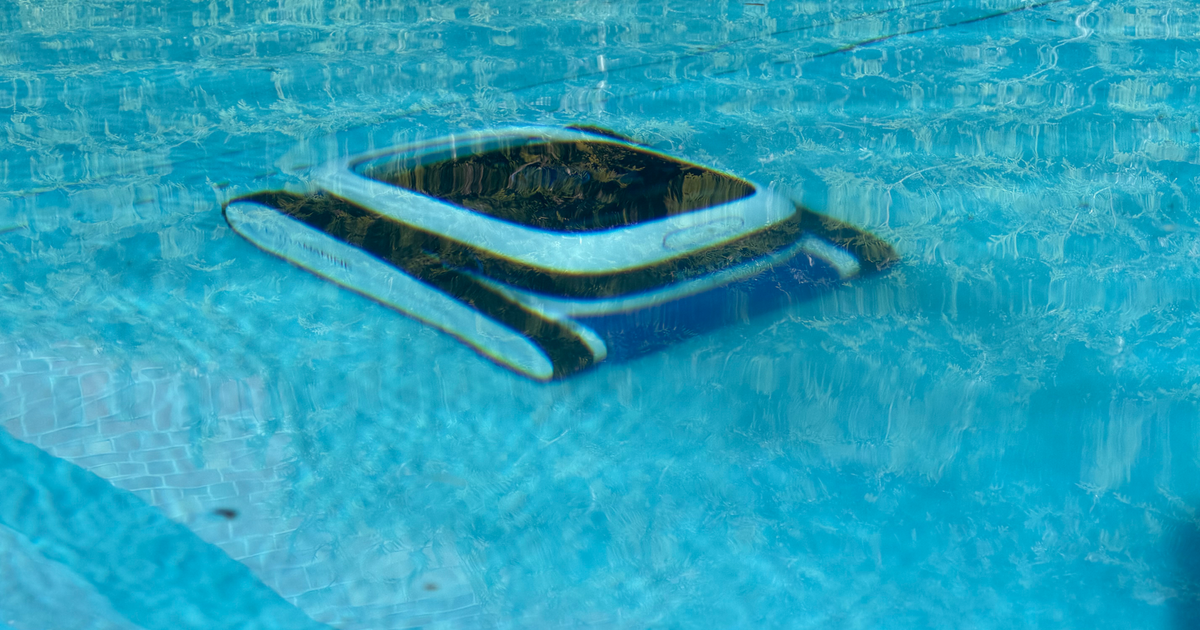 Ecovacs Ultramarine P1 im Test: Poolroboter mit guter Reinigung unter 500 Euro
